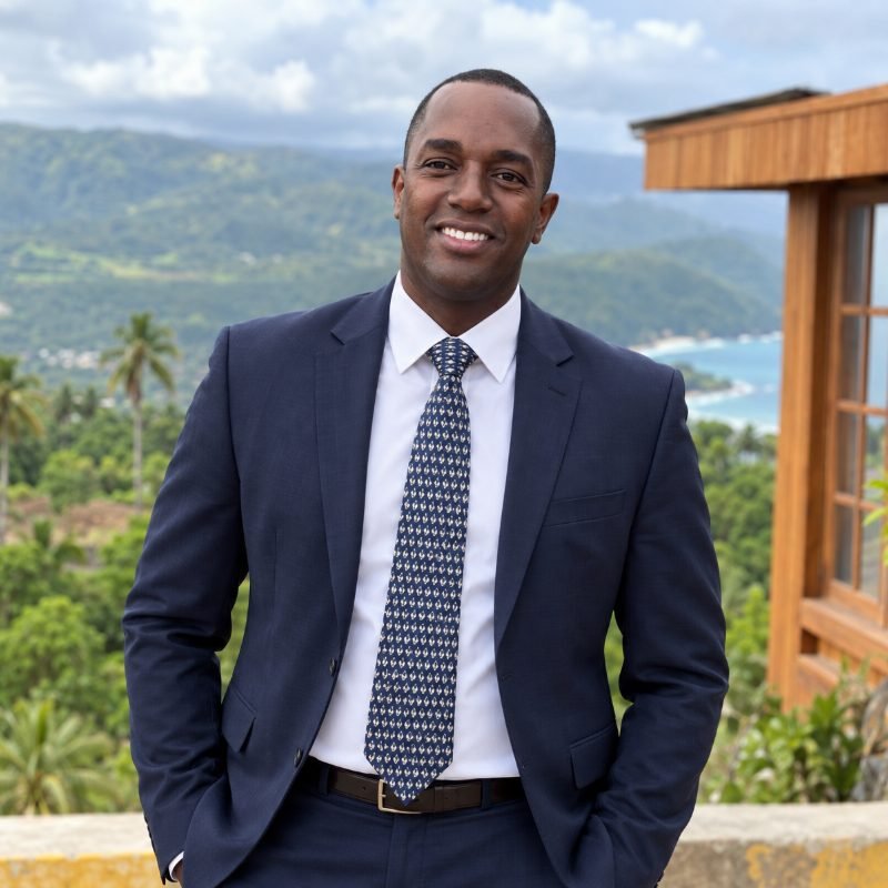 Orbis Luciano, chofer privado en República Dominicana